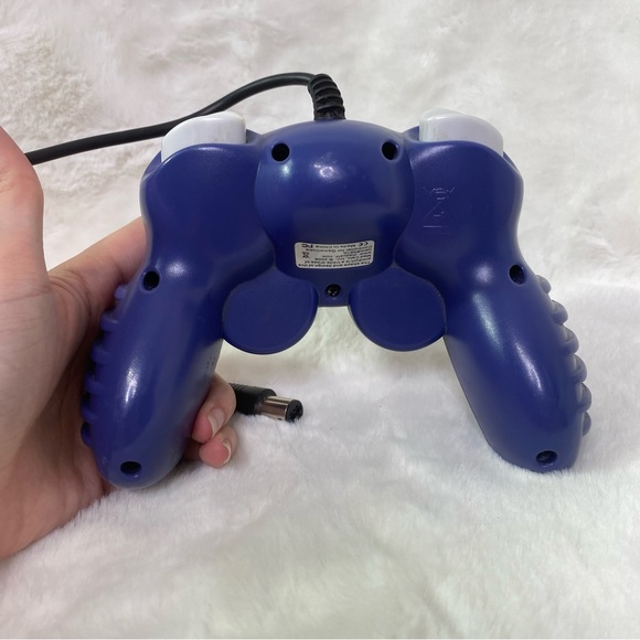MadCatz GameCube purple Nintendo controller - Picture 8 of 12